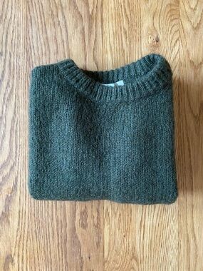 Classic Women’s Crewneck Sweater in Olive Green